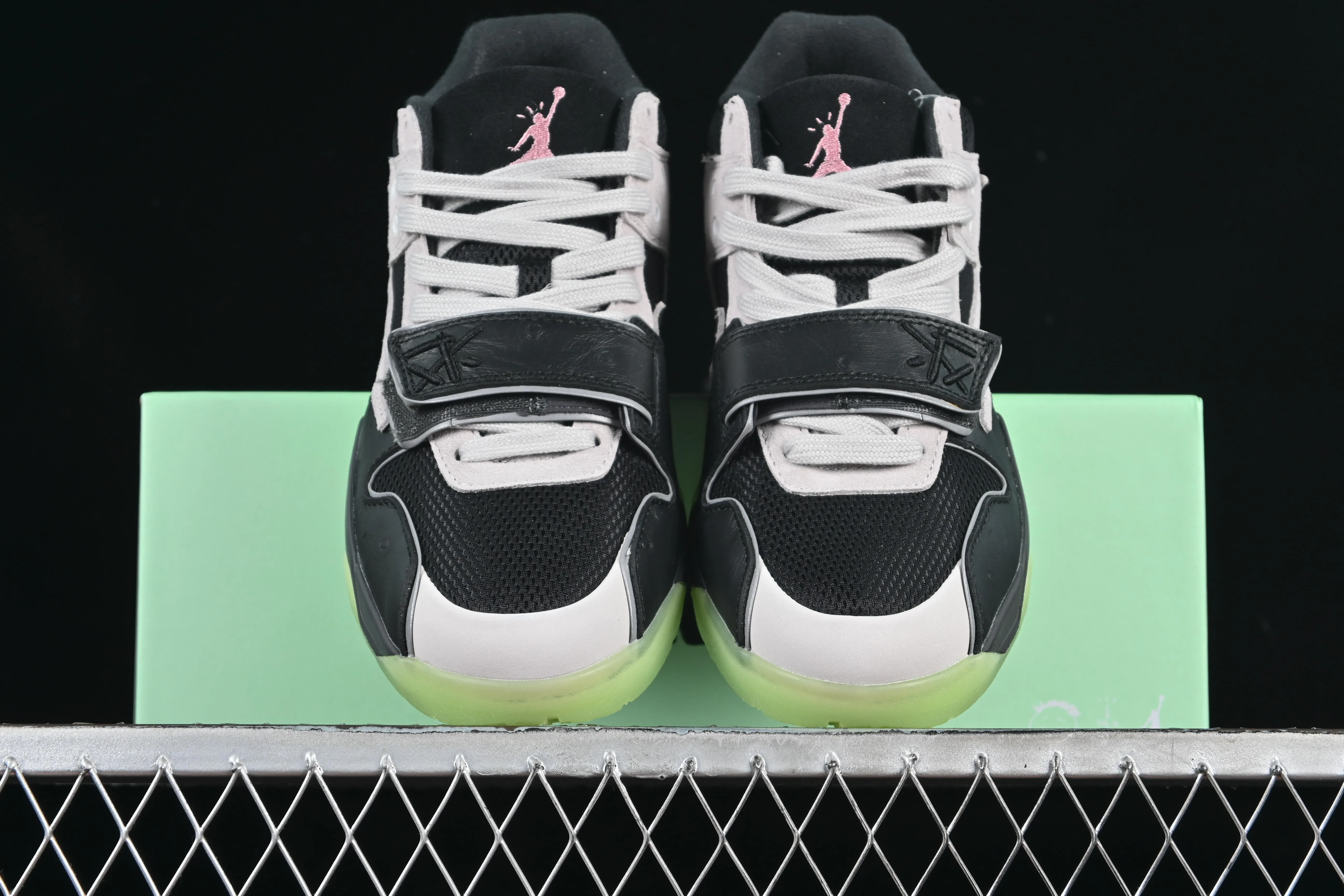 All categories Air Jordan Jordan series basketball shoes Air Jordan 1 Low Chase B x Travis Scott x Jordan Jumpman Jack TR AJ1 Joe 1 joint overhead hook IH7971-001